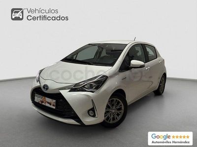 Usado Toyota Yaris Hybrid Advance 100 CV (73 kW) 2020 Blanco Berlina