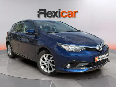 Usado Toyota Auris Active 116 CV (85 kW) 2017 Azul Berlina