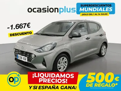 Usado Hyundai i10 67 CV (49 kW) 2022 Gris Utilitario