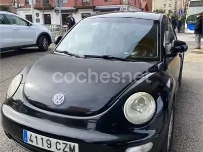 Usado VW New Beetle 100 CV (73 kW) 2000 Negro Utilitario