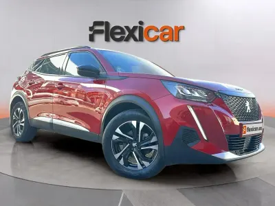 Usado Peugeot 2008 Allure 131 CV (96 kW) 2022 Rojo SUV