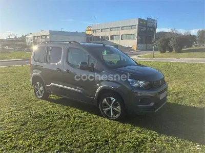 Usado Peugeot Rifter GT-line 130 CV (95 kW) 2018 Gris / plata Monovolumen