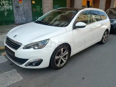 Usado Peugeot 308 Active 120 CV (88 kW) 2015 Blanco Berlina