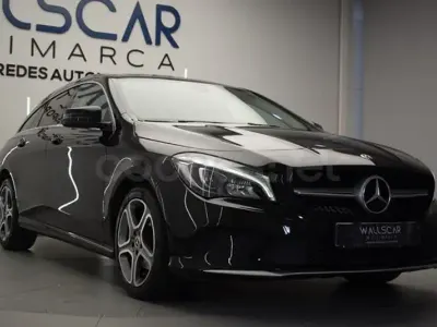 Usado Mercedes CLA200 Shooting Brake 136 CV (100 kW) 2017 Azul Familiar