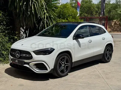 Usado Mercedes GLA200 150 CV (110 kW) 2025 Blanco SUV