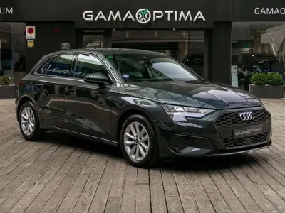 Usado Audi A3 Sportback Attraction 110 CV (80 kW) 2022 Gris Utilitario