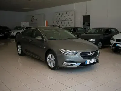 Usado Opel Insignia Excellence 136 CV (100 kW) 2018 Gris Berlina