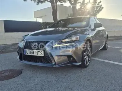 Usado Lexus IS300h Sport Line 223 CV (164 kW) 2014 Gris / plata Berlina