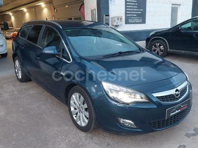 Azul Usado 2011 Opel Astra Enjoy Familiar | 4990 € (Un poco caro)