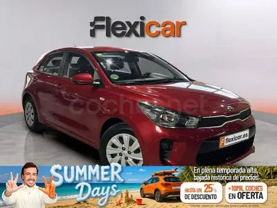 Usado Kia Rio 84 CV (61 kW) 2018 Rojo Berlina
