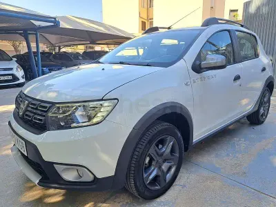 Usado Dacia Sandero Stepway 90 CV (66 kW) 2017 Blanco Berlina