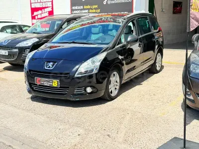 Usado Peugeot 5008 Allure 163 CV (119 kW) 2012 Negro Monovolumen