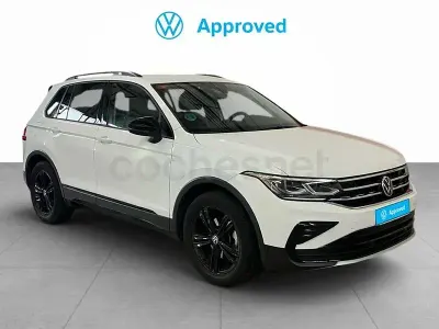 Używany VW Tiguan Sportline 130 KM (95 kW) 2021 Biały SUV