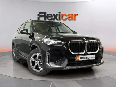 Käytetty BMW X1 150 HP (110 kW) 2023 Musta Katumaasturi
