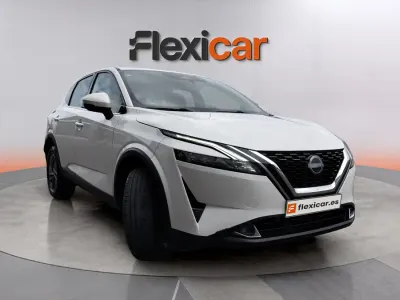 Begagnad Nissan Qashqai Acenta 140 HK (102 kW) 2024 Beige SUV