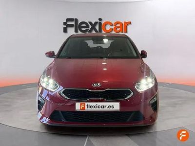 Begagnad Kia Ceed 120 HK (88 kW) 2019 Röd Halvkombi