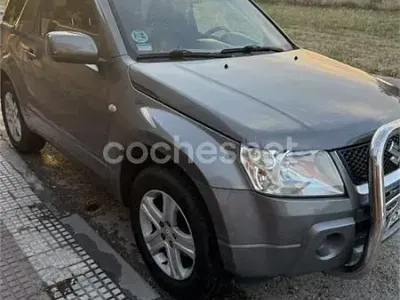 Usado Suzuki Grand Vitara 106 CV (77 kW) 2007 Gris / plata SUV