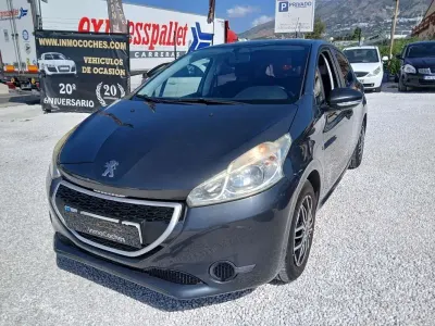 Usado Peugeot 208 Access 82 CV (60 kW) 2013 Gris Utilitario