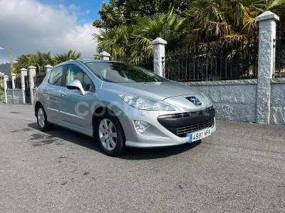 Usado Peugeot 308 Active 112 CV (82 kW) 2012 Gris / plata Berlina
