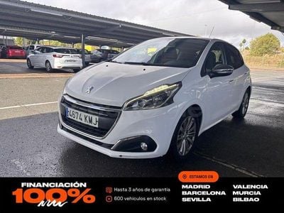 Usado Peugeot 208 Style 82 CV (60 kW) 2018 Blanco Utilitario