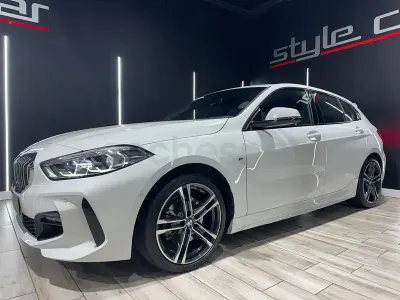 Usado BMW 118 Comfort Edition 136 CV (100 kW) 2022 Blanco Utilitario