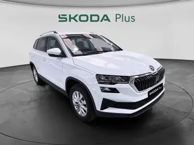 Usado Skoda Karoq Ambition 150 CV (110 kW) 2022 Blanco SUV