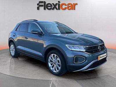 Usado VW T-Roc Life 150 CV (110 kW) 2023 Verde SUV