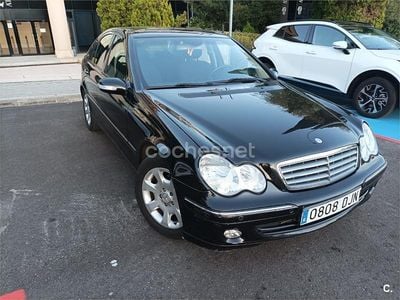 Negro Usado 2005 Mercedes C200 Elegance Berlina | 7500 € (Un poco caro)