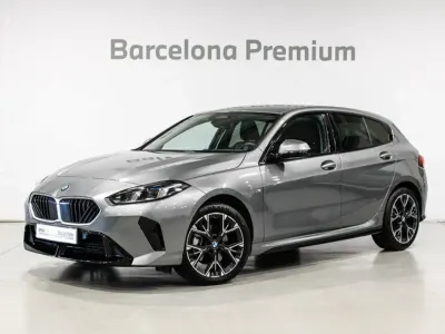 Usado BMW 118 Comfort Edition 150 CV (110 kW) 2025 Gris Utilitario