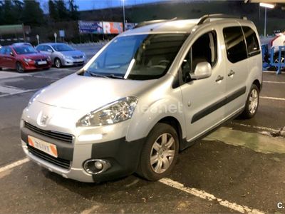 Usado Peugeot Partner Tepee Outdoor 92 CV (67 kW) 2014 Gris / plata Monovolumen