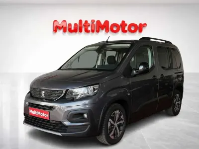 Usado Peugeot Rifter GT 129 CV (94 kW) 2023 Gris Monovolumen