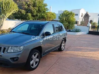 Usado Jeep Compass Limited 136 CV (100 kW) 2013 Gris / plata SUV