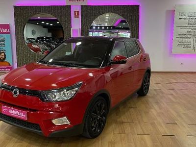 Usado Ssangyong (KGM) Tivoli 128 CV (94 kW) 2015 SUV