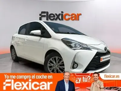 Usado Toyota Yaris Active 69 CV (50 kW) 2019 Blanco Berlina