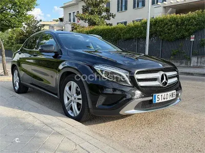 Usado Mercedes GLA200 Urban 136 CV (100 kW) 2014 Negro SUV
