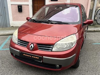 Usado Renault Grand Scénic II 130 CV (95 kW) 2006 Granate Monovolumen