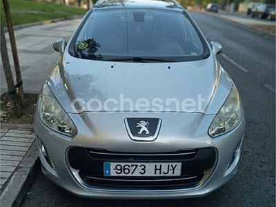 Usado Peugeot 308 SW Access 92 CV (67 kW) 2012 Gris / plata Familiar