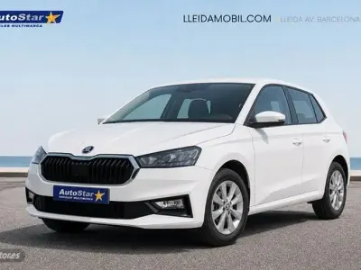 Usado Skoda Fabia Selection 95 CV (69 kW) 2024 Blanco Utilitario