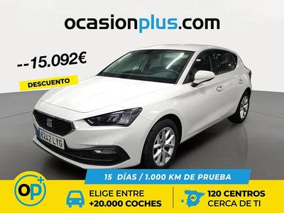 Usado Seat Leon Style 150 CV (110 kW) 2022 Blanco Berlina