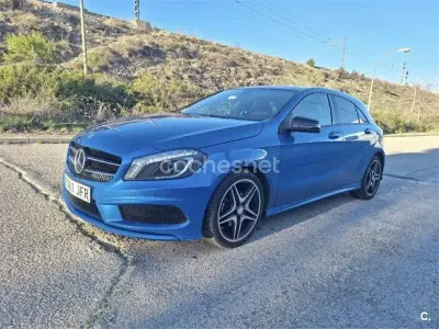 Käytetty Mercedes A180 Style 109 HP (80 kW) 2015 Sininen Sedan
