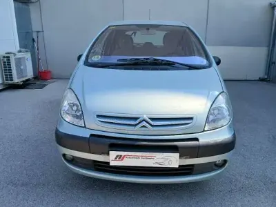 Usado Citroën Xsara Picasso 95 CV (69 kW) 2004 Azul Monovolumen