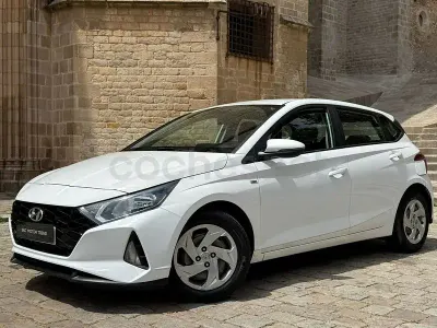 Käytetty Hyundai i20 100 HP (73 kW) 2021 Valkoinen Viistoperä
