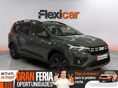 Usado Dacia Jogger Expression 140 CV (102 kW) 2023 Gris Monovolumen