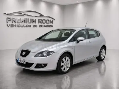 Usado Seat Leon Style 105 CV (77 kW) 2010 Gris / plata Utilitario