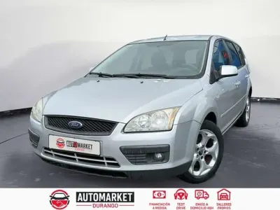 Usado Ford Focus Trend 101 CV (74 kW) 2007 Gris Familiar