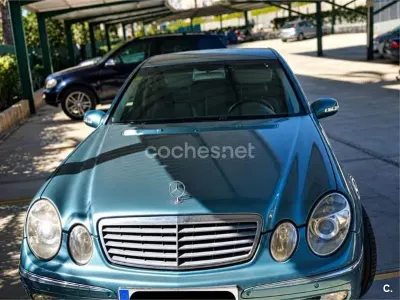 Usado Mercedes E240 Elegance 170 CV (125 kW) 2003 Verde Berlina