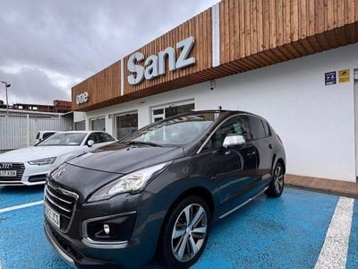 Usado Peugeot 3008 Allure 120 CV (88 kW) 2015 Gris / plata Familiar
