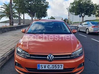 Usado VW Polo Advance 95 CV (69 kW) 2021 Naranja Berlina