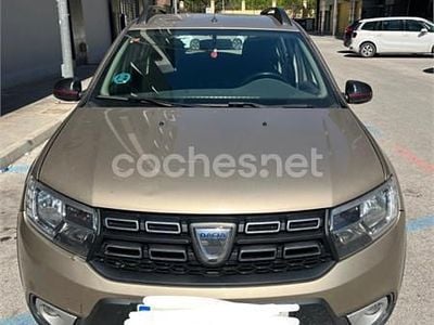 Usado Dacia Sandero Comfort 91 CV (66 kW) 2019 Beige Berlina