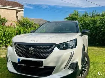 Usado Peugeot 2008 Active 130 CV (95 kW) 2023 Blanco SUV